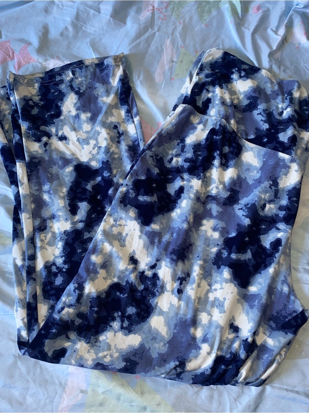 Bobbie Brooks Blue Camouflage-Pattern Leggings